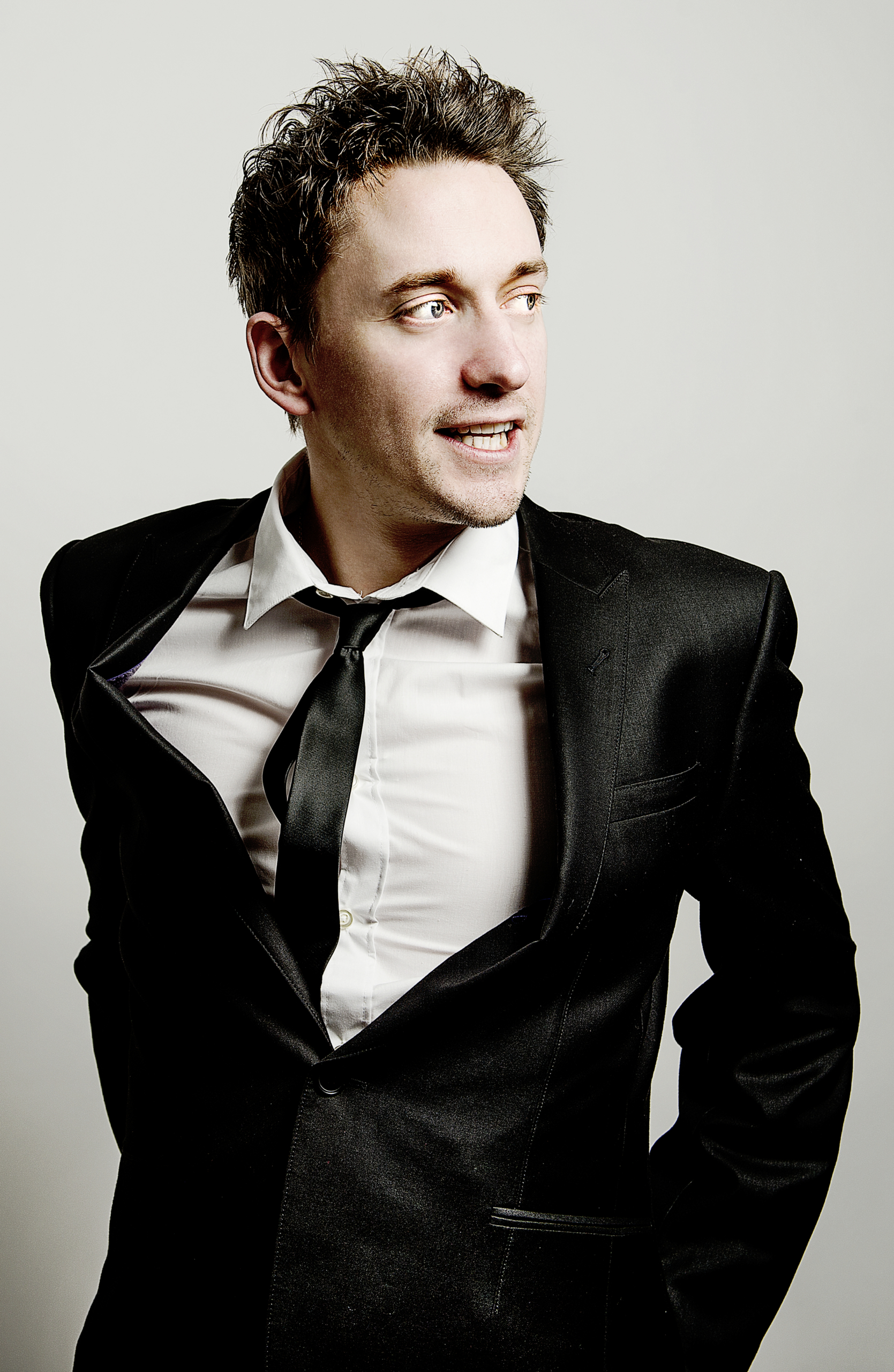 JohnRobins_photoby_IdilSukan_DrawHQ_02